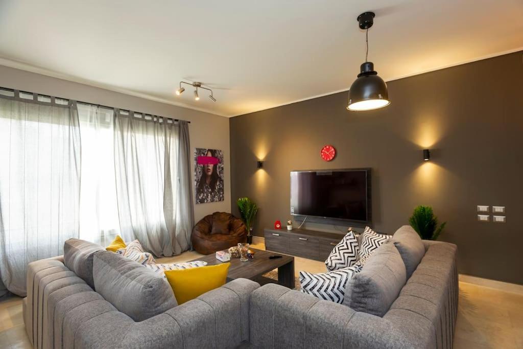 Wide Garden View 2br New